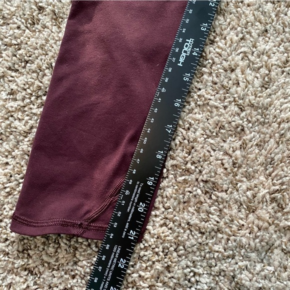 Lululemon Maroon Purple Cropped Leggings Sz 4 w/ Flaw 21” Inseam - Picture 8 of 10